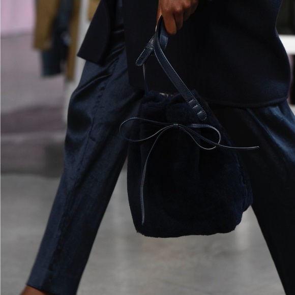 Mansur Gavriel Mini shearling leather Bucket Bag NAVY BLUE - Picture 1 of 7